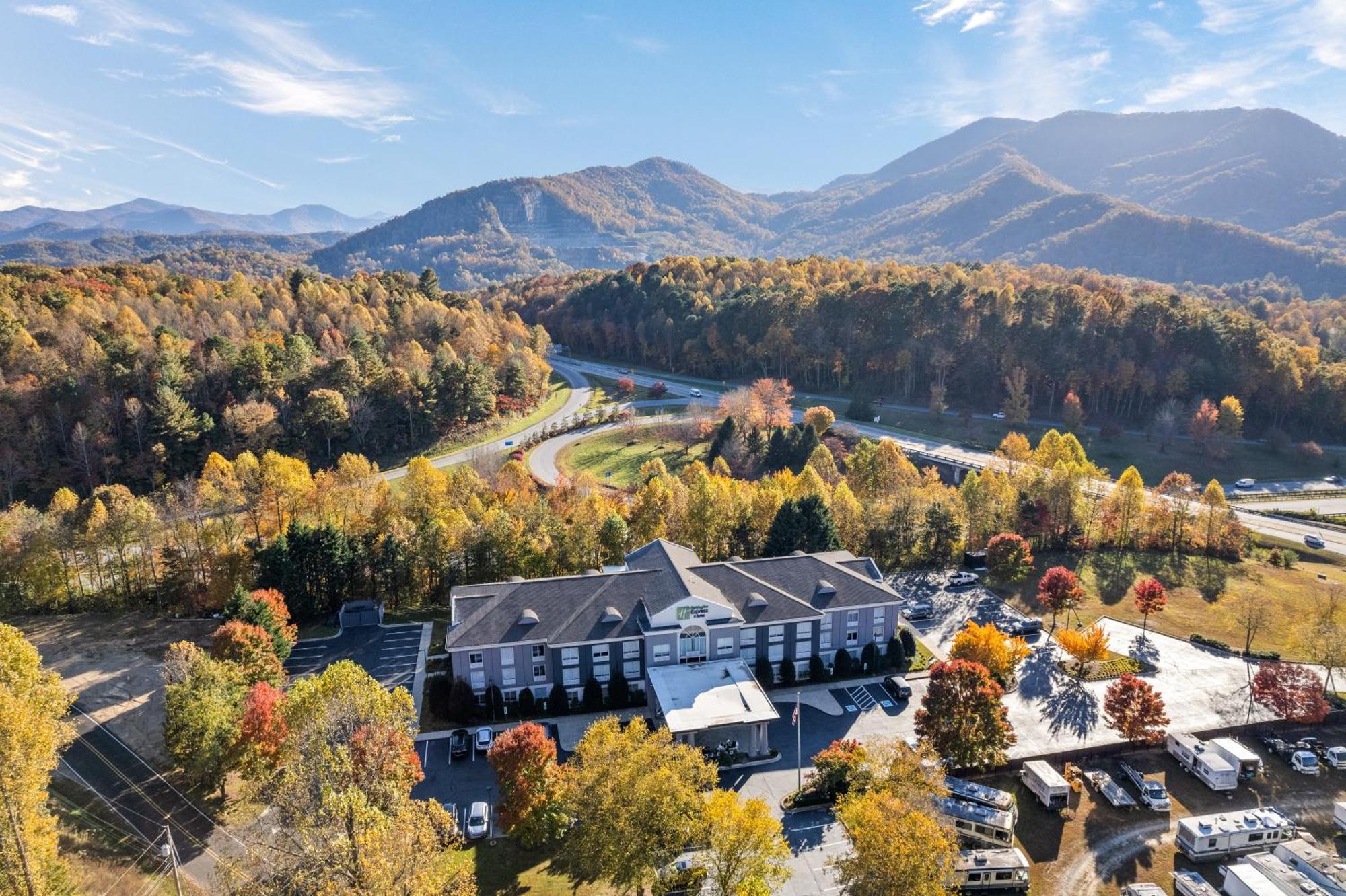 Holiday Inn Express & Suites Sylva / Dillsboro By Ihg Εξωτερικό φωτογραφία