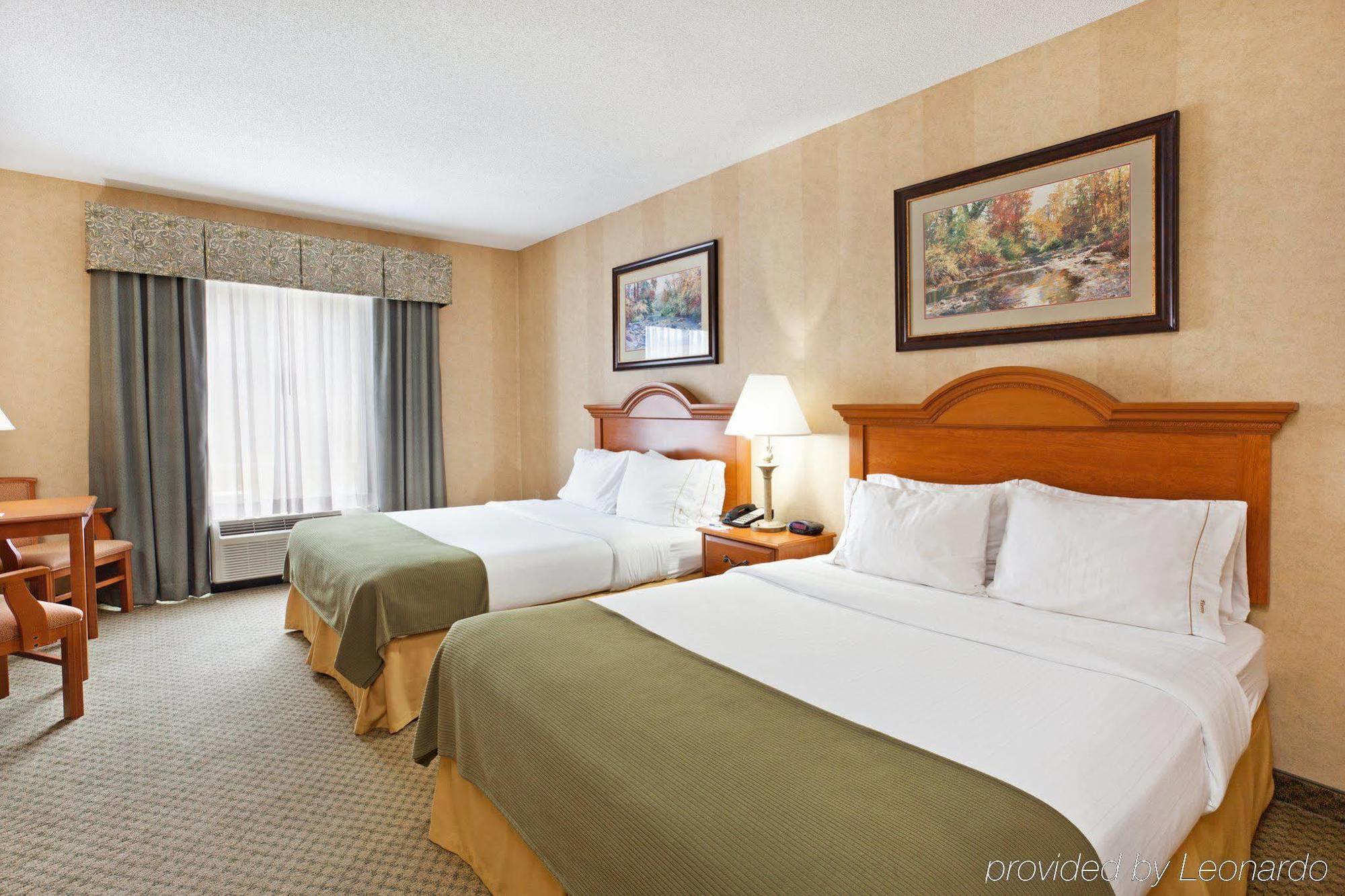 Holiday Inn Express & Suites Sylva / Dillsboro By Ihg Δωμάτιο φωτογραφία