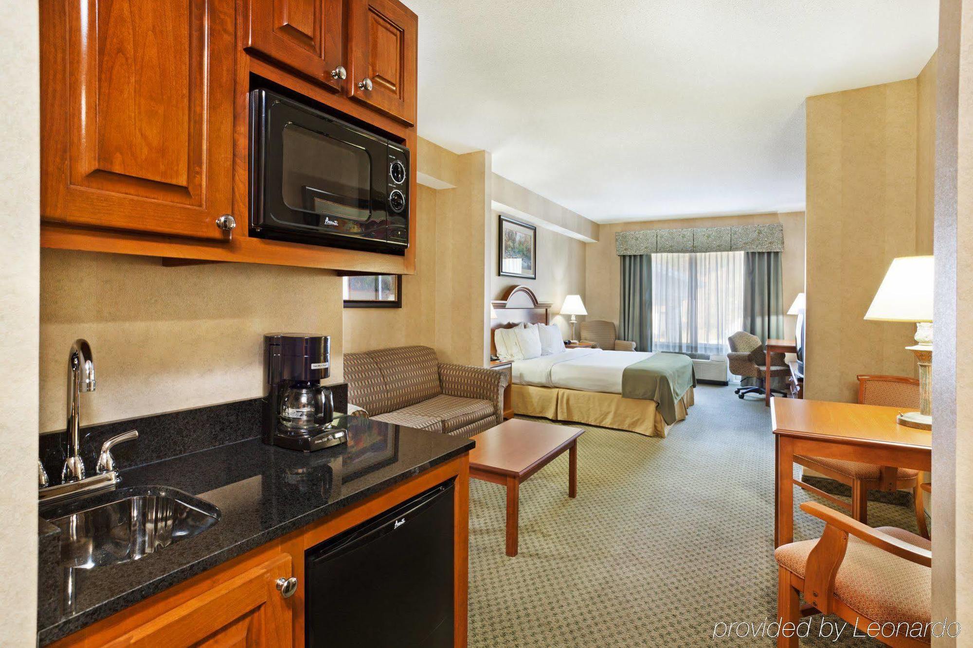Holiday Inn Express & Suites Sylva / Dillsboro By Ihg Δωμάτιο φωτογραφία